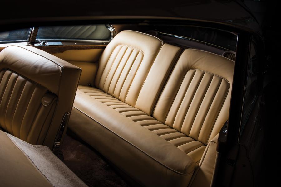 Интерьер Bentley S1 Continental Sports Saloon by Mulliner 1956 года  (фото 3 из 6)